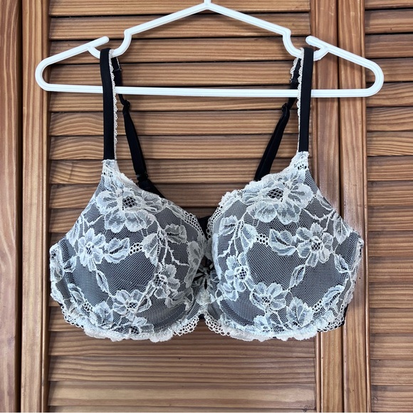Victoria's Secret Black&White Floral Lace Bra With Bow Detail Women’s Size 38C - Picture 1 of 15